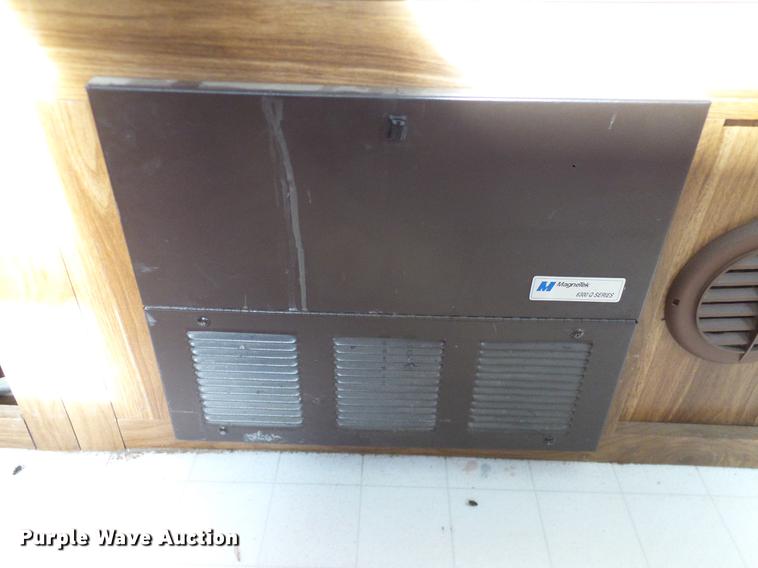 image for item DD1377 1999 Forest River Flagstaff camper