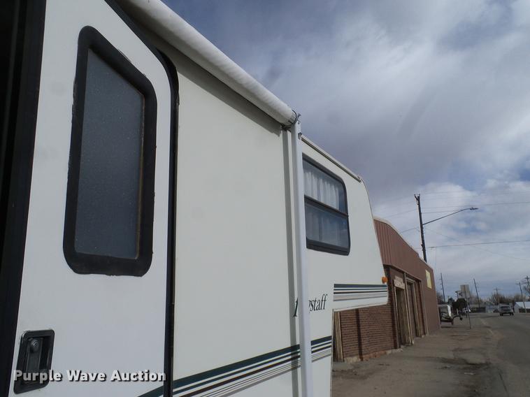 image for item DD1377 1999 Forest River Flagstaff camper