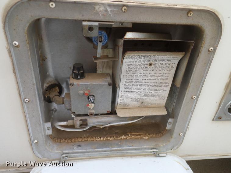 image for item DD1377 1999 Forest River Flagstaff camper