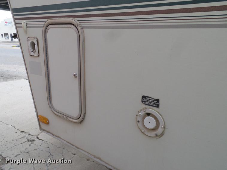 image for item DD1377 1999 Forest River Flagstaff camper