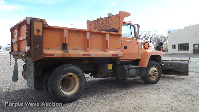 image for item DD1378 1993 Ford L8000 dump truck