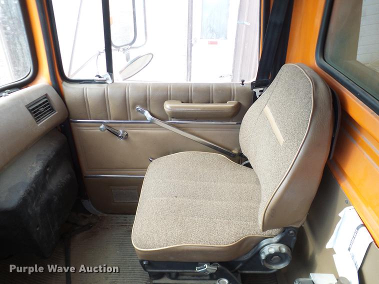 image for item DD1378 1993 Ford L8000 dump truck