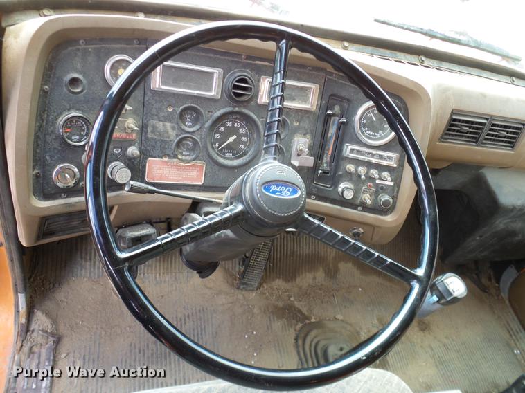 image for item DD1378 1993 Ford L8000 dump truck