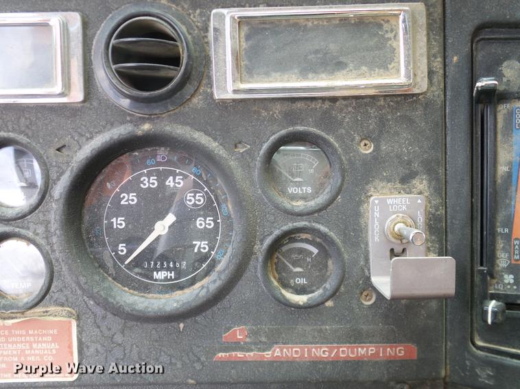 image for item DD1378 1993 Ford L8000 dump truck