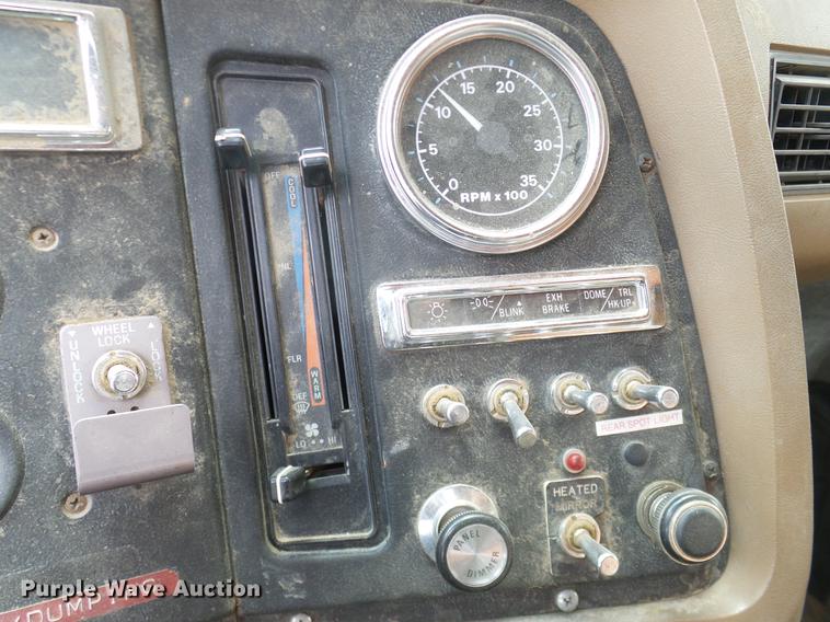 image for item DD1378 1993 Ford L8000 dump truck