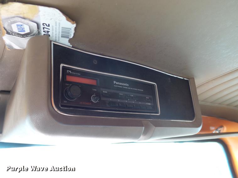 image for item DD1378 1993 Ford L8000 dump truck