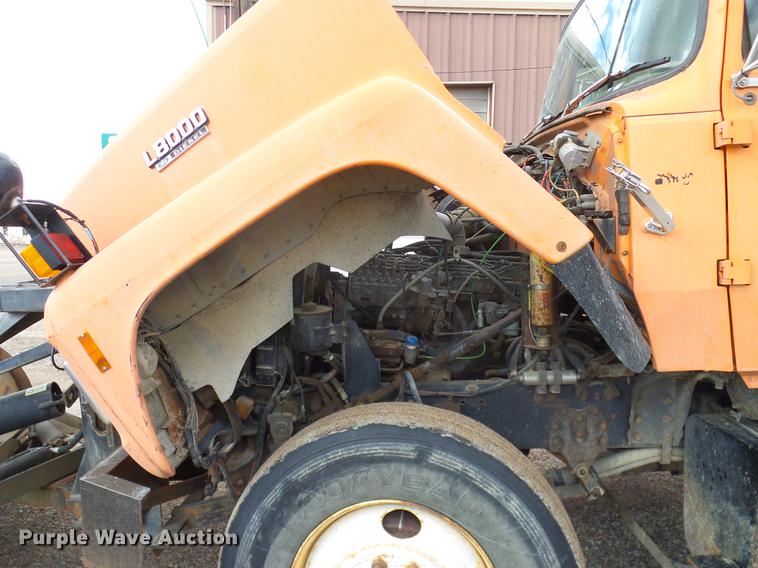 image for item DD1378 1993 Ford L8000 dump truck