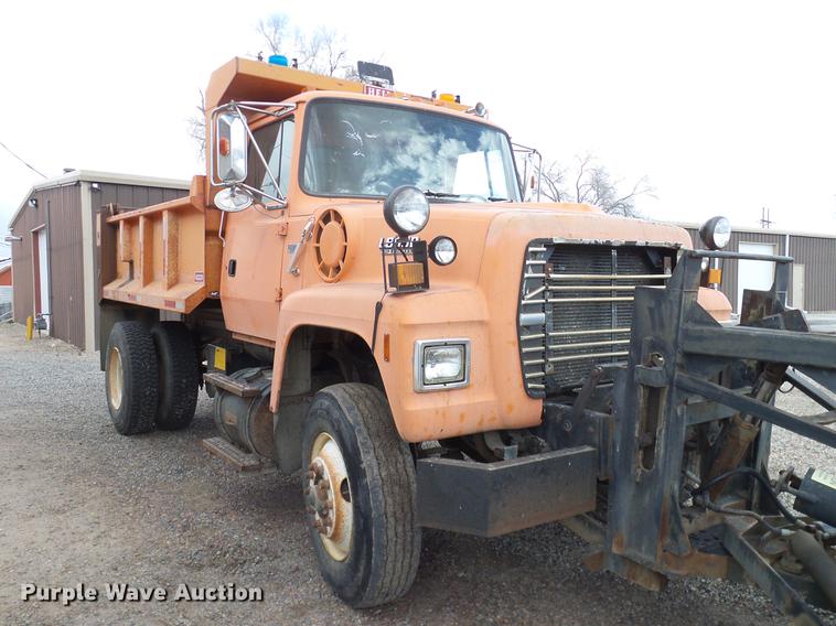 image for item DD1378 1993 Ford L8000 dump truck
