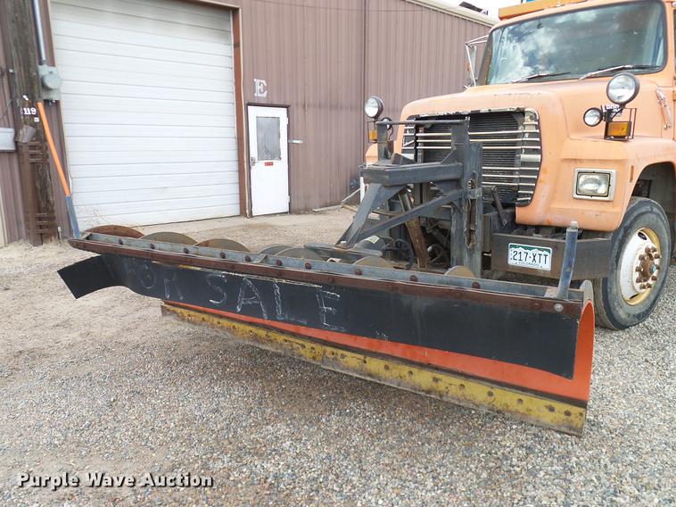 image for item DD1378 1993 Ford L8000 dump truck