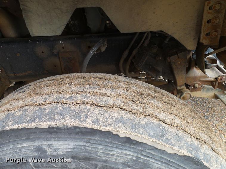 image for item DD1378 1993 Ford L8000 dump truck