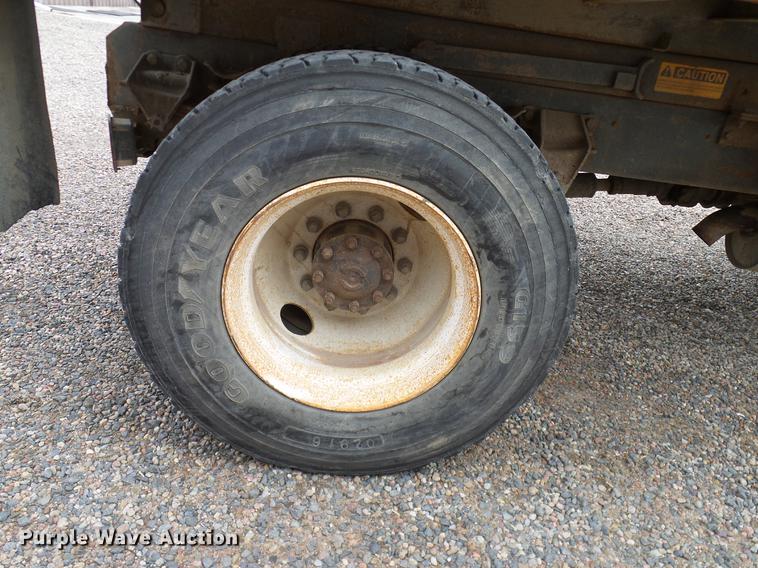 image for item DD1378 1993 Ford L8000 dump truck