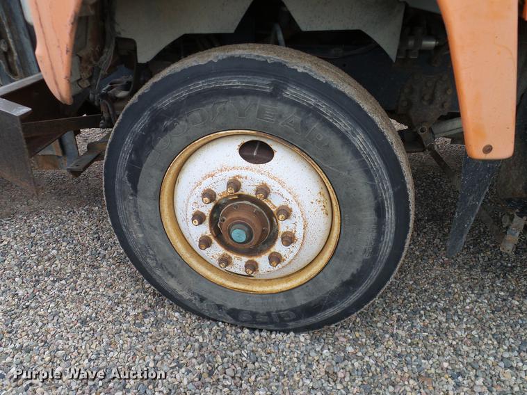 image for item DD1378 1993 Ford L8000 dump truck