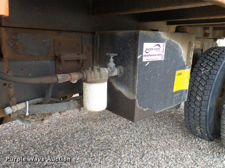 image for item DD1378 1993 Ford L8000 dump truck