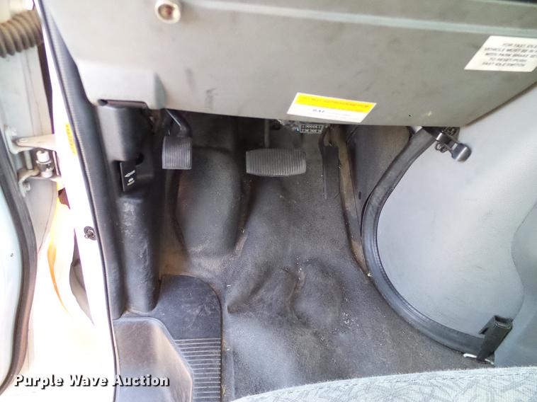 image for item DD1423 2009 Ford Econoline E450 shuttle bus