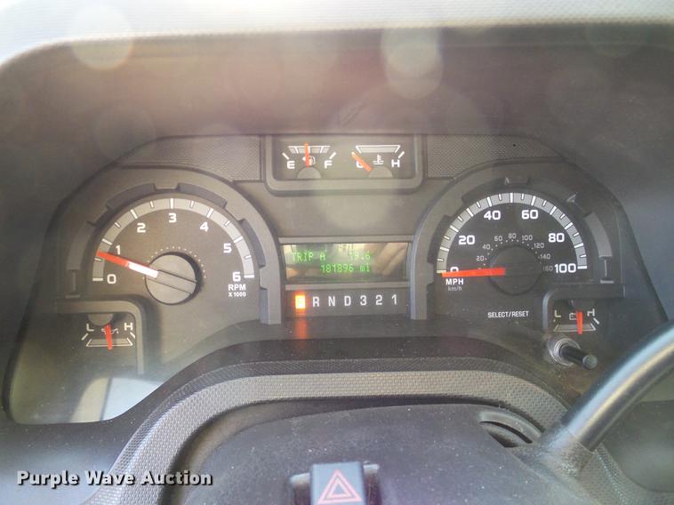 image for item DD1423 2009 Ford Econoline E450 shuttle bus