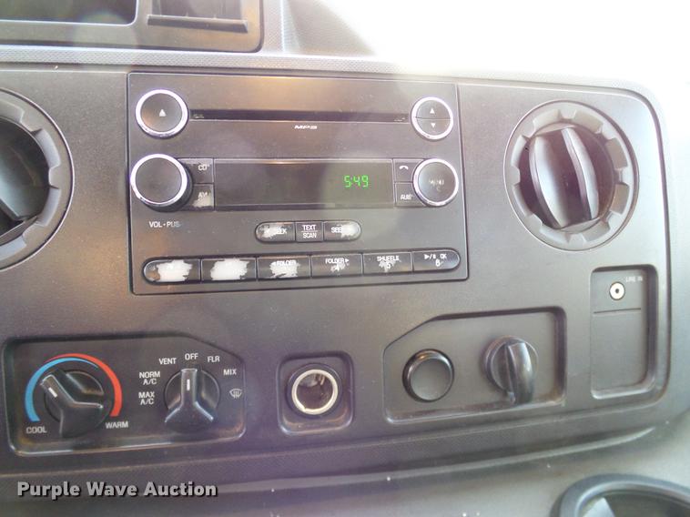 image for item DD1423 2009 Ford Econoline E450 shuttle bus