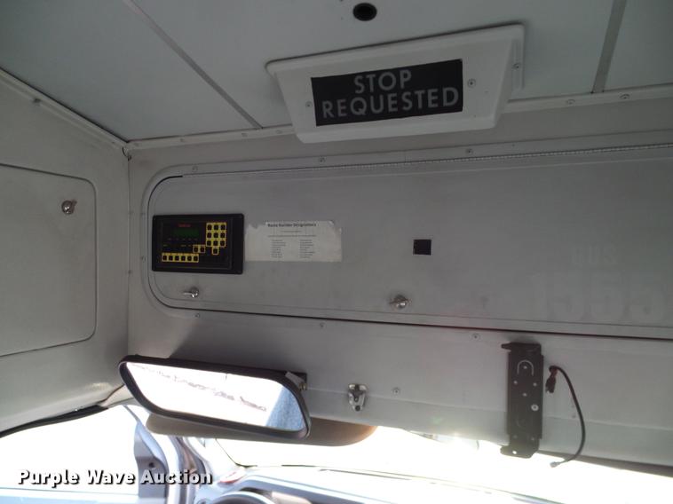 image for item DD1423 2009 Ford Econoline E450 shuttle bus