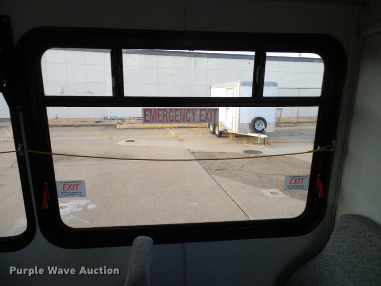 image for item DD1423 2009 Ford Econoline E450 shuttle bus