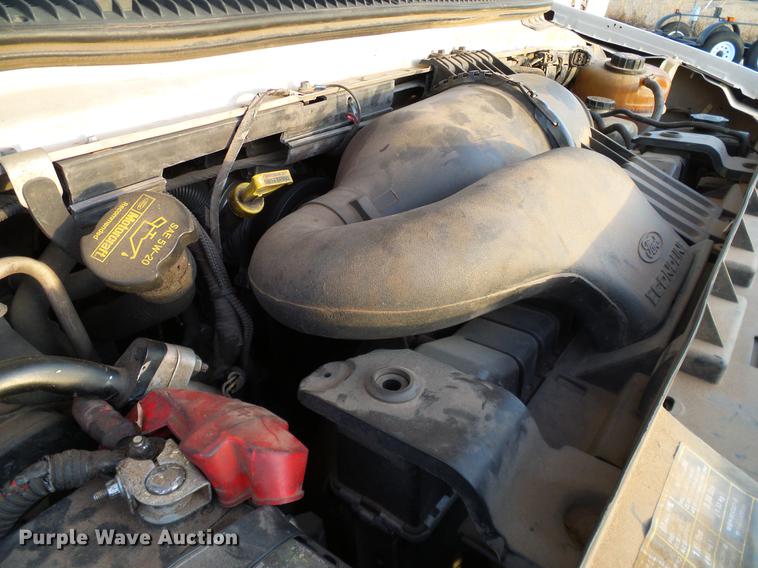 image for item DD1423 2009 Ford Econoline E450 shuttle bus