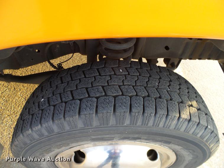 image for item DD1423 2009 Ford Econoline E450 shuttle bus