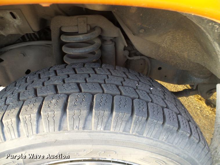 image for item DD1423 2009 Ford Econoline E450 shuttle bus