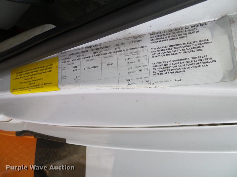 image for item DD1423 2009 Ford Econoline E450 shuttle bus