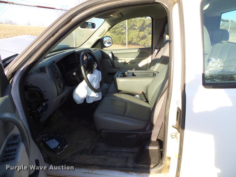 image for item DD1426 2013 Chevrolet 1500 Ext. Cab pickup truck