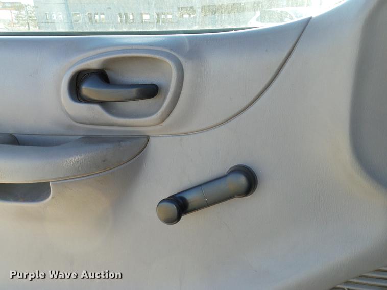 image for item DD1431 1999 Ford F150 pickup truck