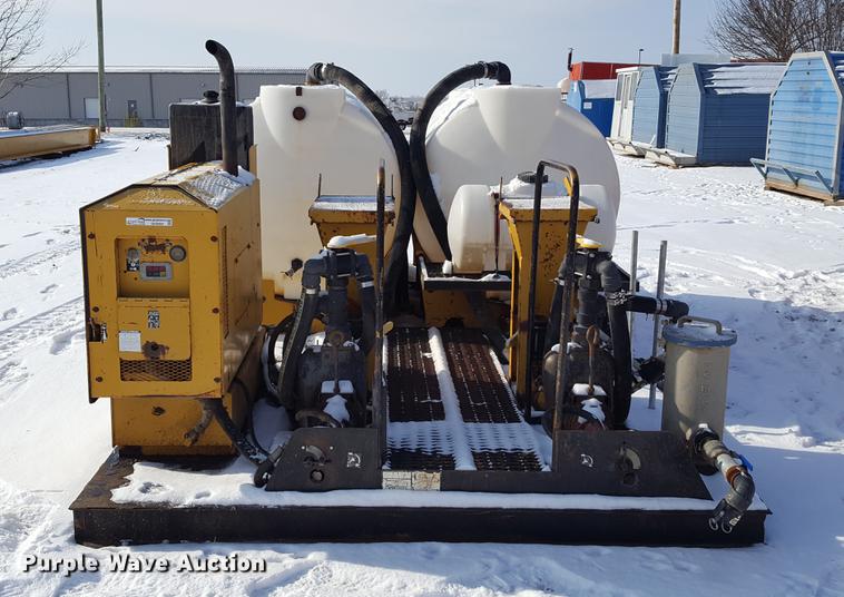 image for item DD9069 1998 Vermeer DT750 mud system