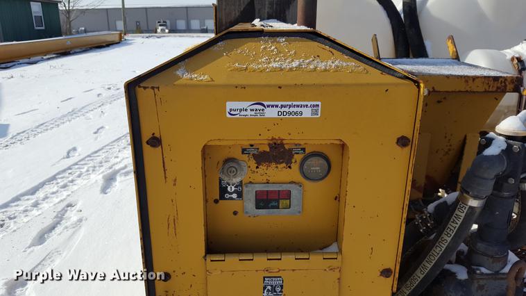 image for item DD9069 1998 Vermeer DT750 mud system