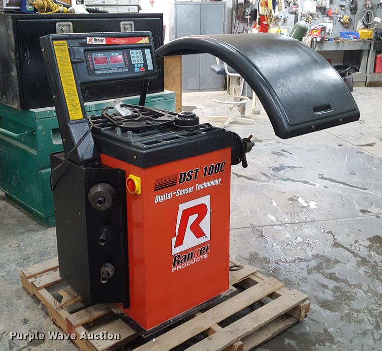 image for item DD9073 Ranger DST 1000 tire balancer