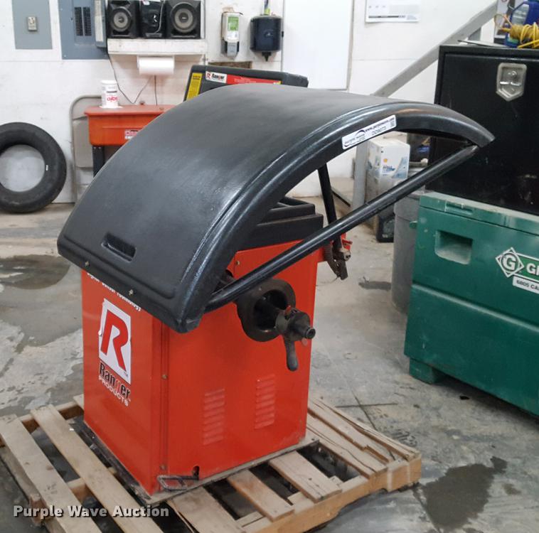 image for item DD9073 Ranger DST 1000 tire balancer