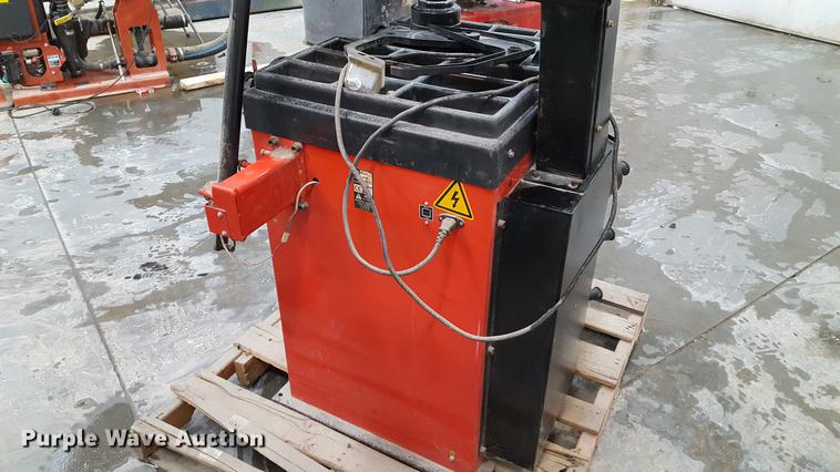 image for item DD9073 Ranger DST 1000 tire balancer