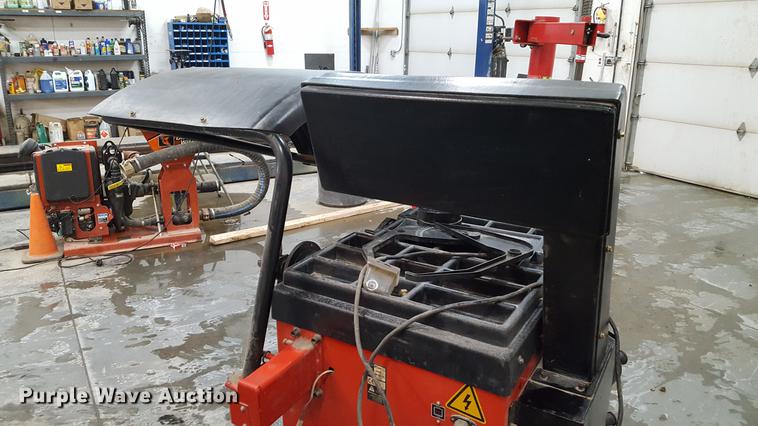 image for item DD9073 Ranger DST 1000 tire balancer