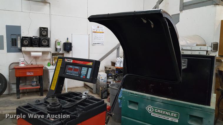 image for item DD9073 Ranger DST 1000 tire balancer