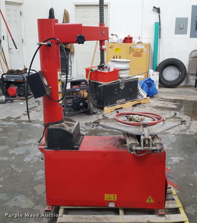 image for item DD9074 Derek Weaver tire machine