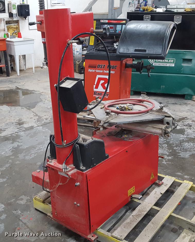 image for item DD9074 Derek Weaver tire machine