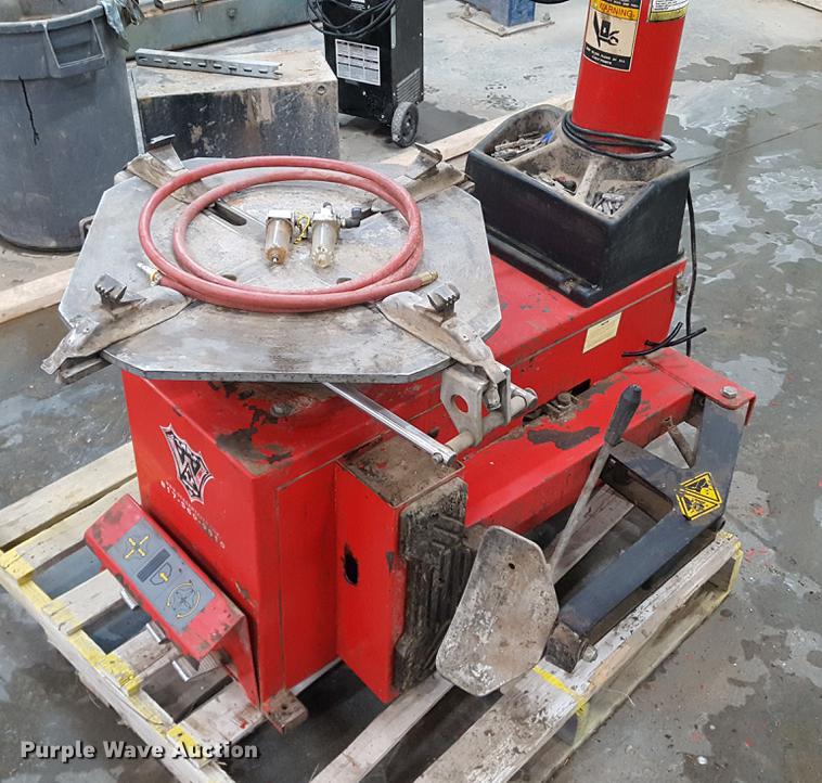 image for item DD9074 Derek Weaver tire machine