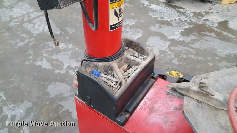 image for item DD9074 Derek Weaver tire machine