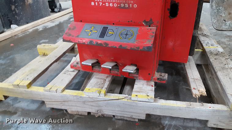 image for item DD9074 Derek Weaver tire machine