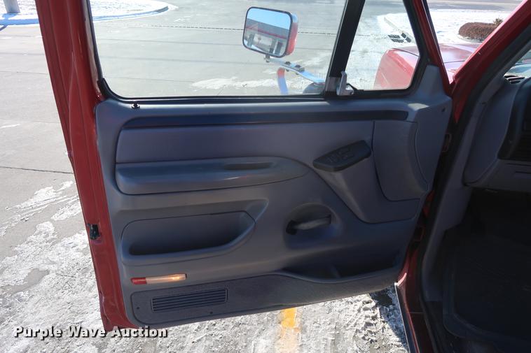 image for item DD9075 1997 Ford F250 SuperCab pickup truck