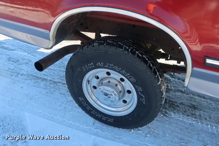 image for item DD9075 1997 Ford F250 SuperCab pickup truck