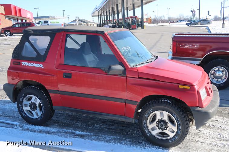 image for item DD9077 1997 Geo Tracker