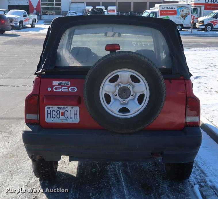 image for item DD9077 1997 Geo Tracker