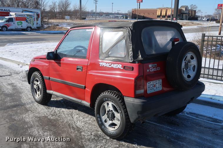 image for item DD9077 1997 Geo Tracker