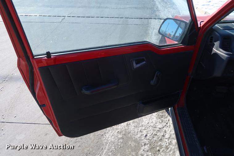 image for item DD9077 1997 Geo Tracker