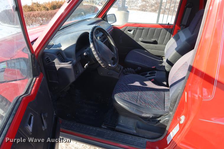 image for item DD9077 1997 Geo Tracker