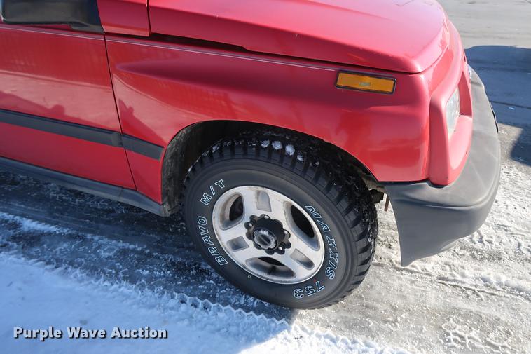 image for item DD9077 1997 Geo Tracker