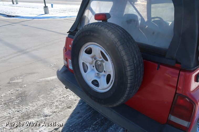 image for item DD9077 1997 Geo Tracker