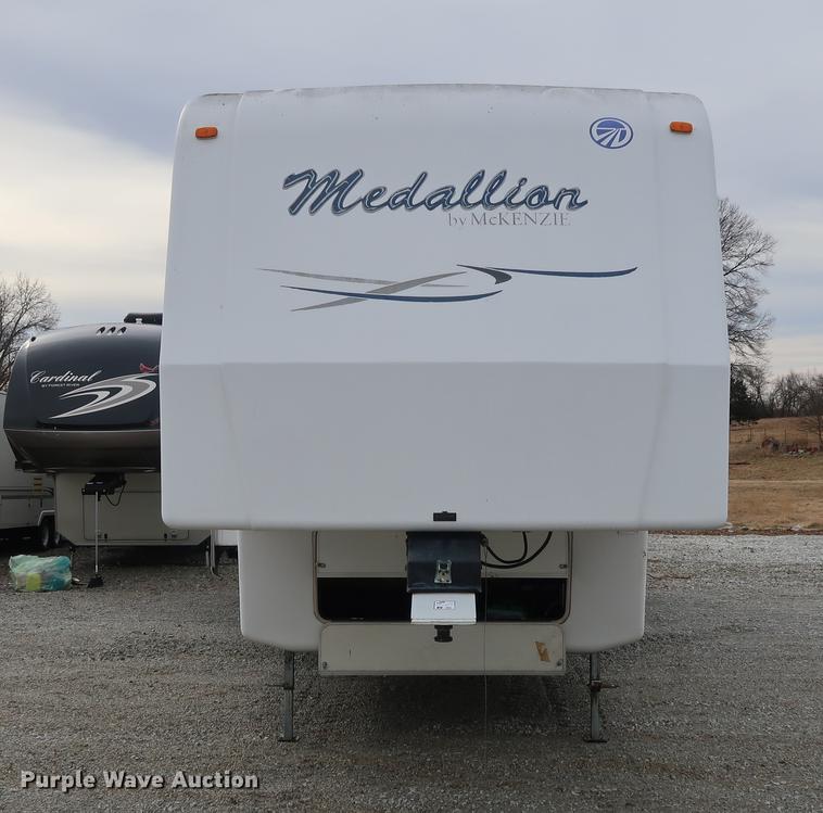 image for item DD9568 2003 Mckenzie Medallion camper